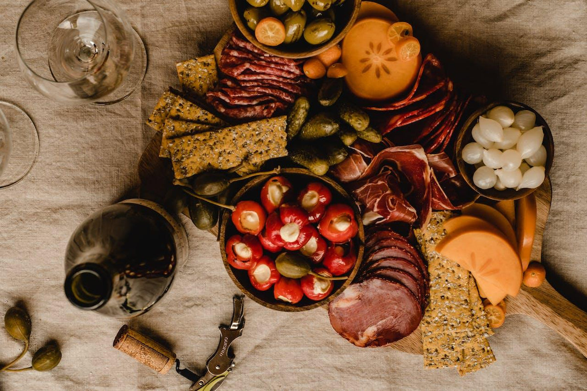 Cómo maridar vinos con embutidos - Wine.com.mx